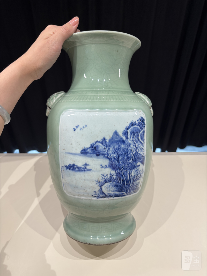 清乾隆 青花釉里红开光山水诗文蝠耳铺首尊 - 图5